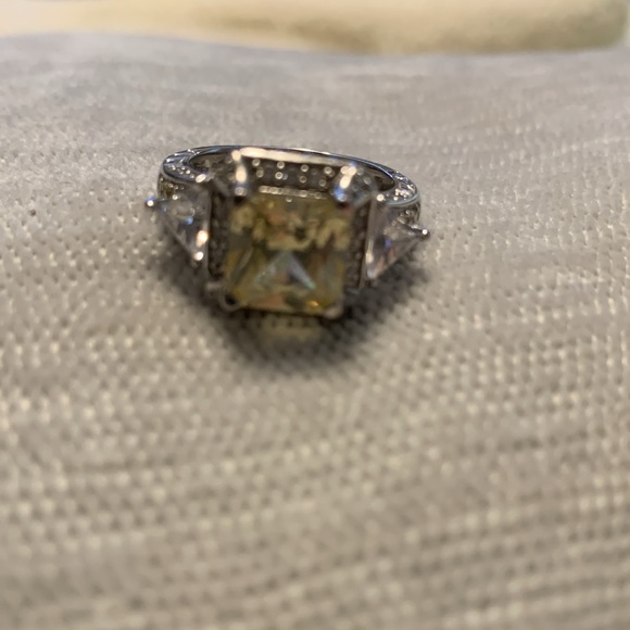 Vintage Yellow Bella Luce 3 Stone Ring with Halo in Sterling Silver EUC - Picture 6 of 7